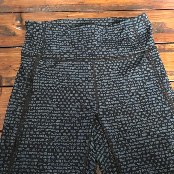 Lululemon Mesh Leggings - Picture 3 of 5